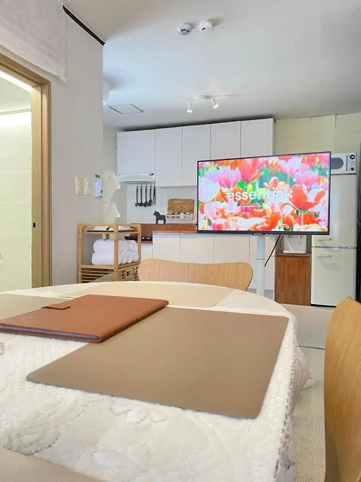 # 3Room # 4Bed # Gwangalli # Maximum 8 # Netflix # 120 Inch Beam Busan