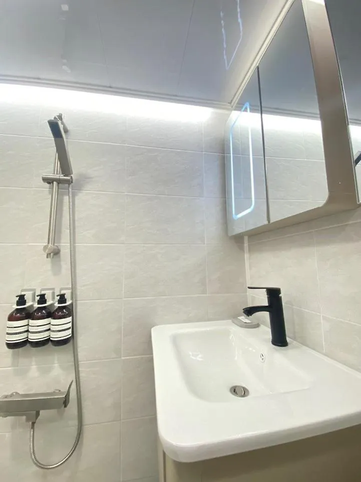 Apartment # 3Room # 4Bed # Gwangalli # Maximum 8 # Netflix # 120 Inch Beam Busan South Korea